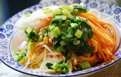 &ldquo;食溯長(zhǎng)安&rdquo;西安首屆涼皮美食節(jié)開幕,看涼皮江湖,誰與爭(zhēng)鋒